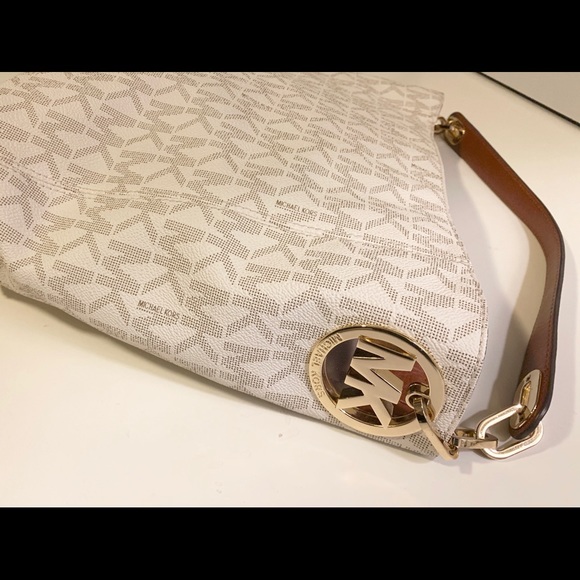 Michael Kors Fulton Medium Leather Shoulder Bag - Picture 7 of 7